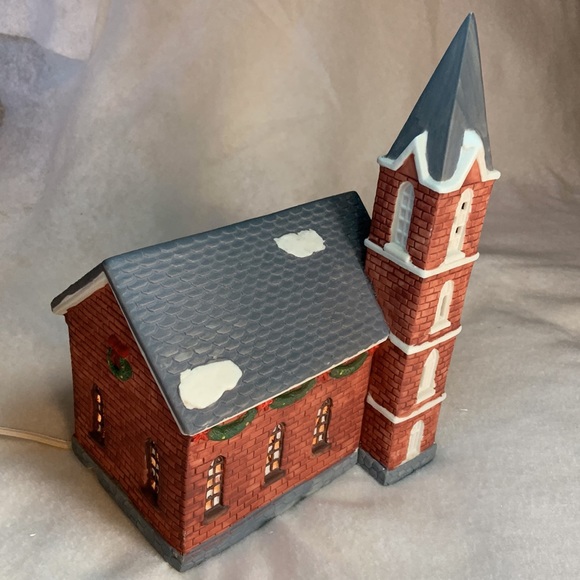 Dickens Collectables Vintage Porcelain Lighted Church. Early 1990’s - Picture 5 of 5